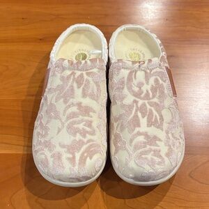 REVITALIGN Orthotic Burnout Velvet Mules - Siesta Glamour mauve